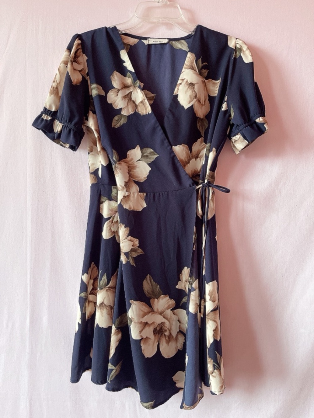 MOD REF Floral Wrap Midi Dress 🌿🤍💫